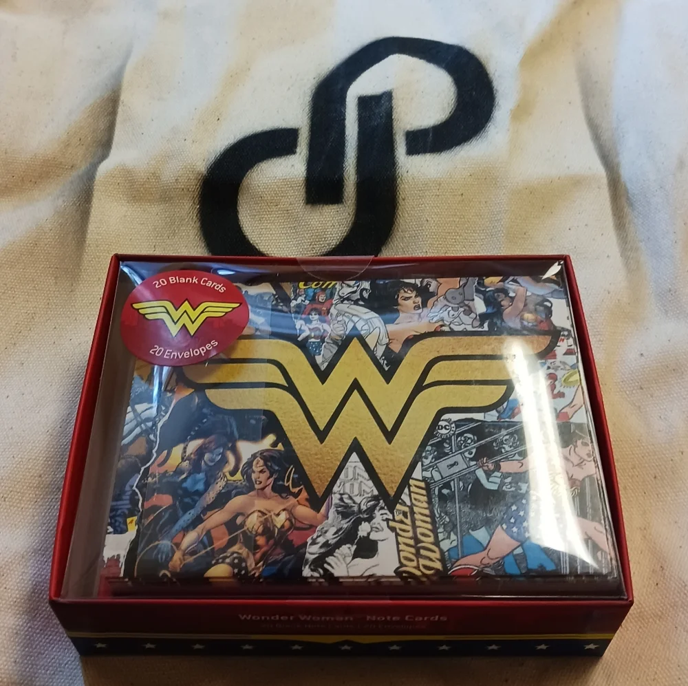 Wonderwoman Note Cards and Pen Set